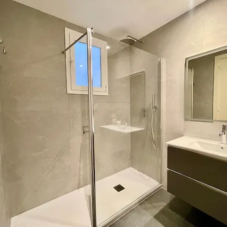Elegantniy Poble Sec Apartment *